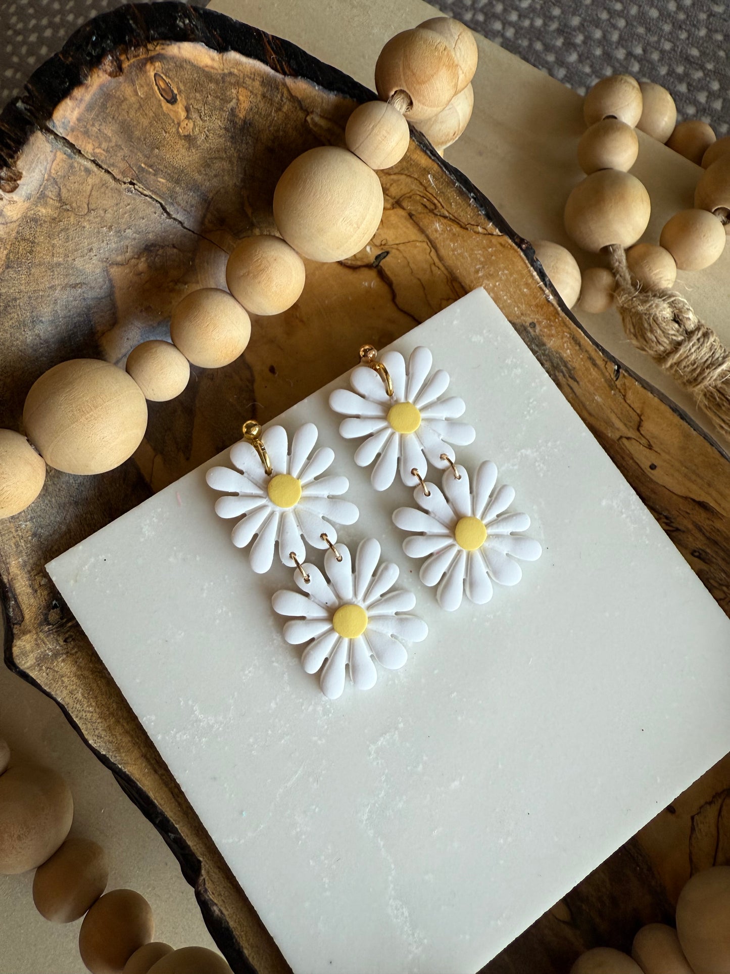 Mod Daisy Dangle