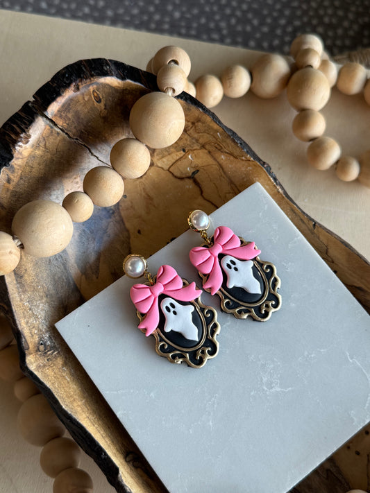 Vintage Bow Framed Ghostie