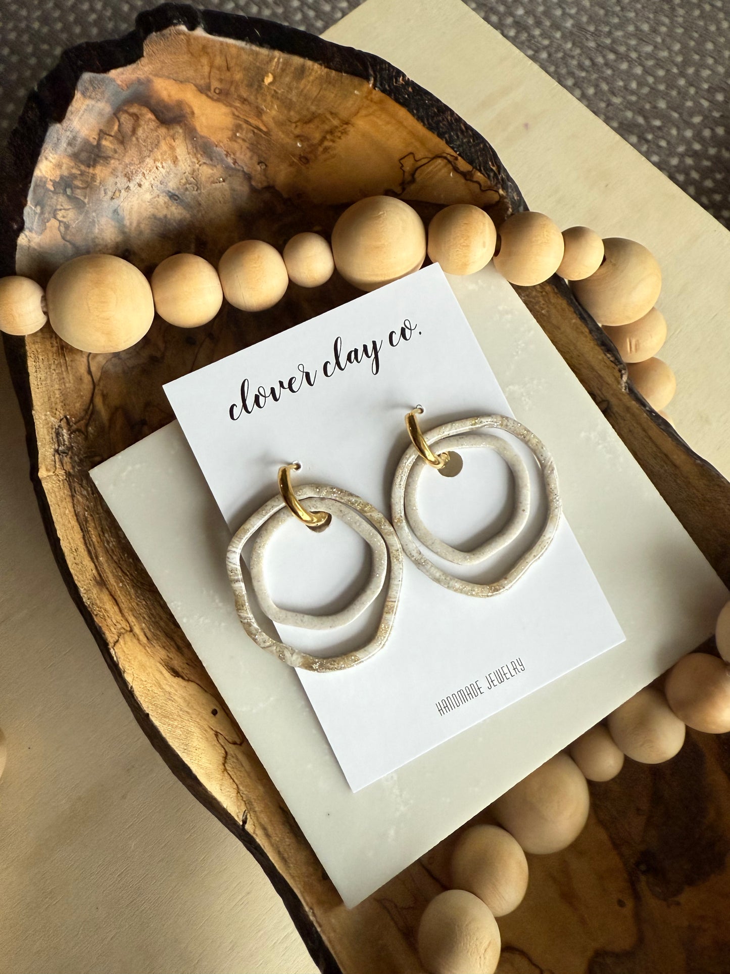 Organic Neutral Huggie