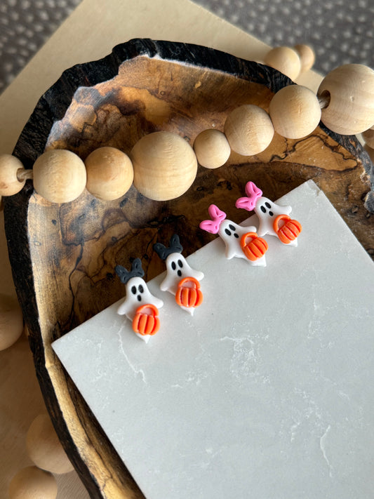 Ghostie Stud Trick or Treater